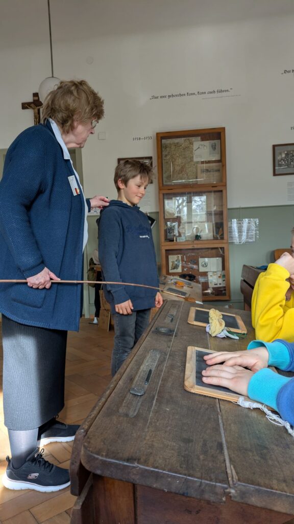 83b9c7b3-584d-4404-a209-f92432f41c9f